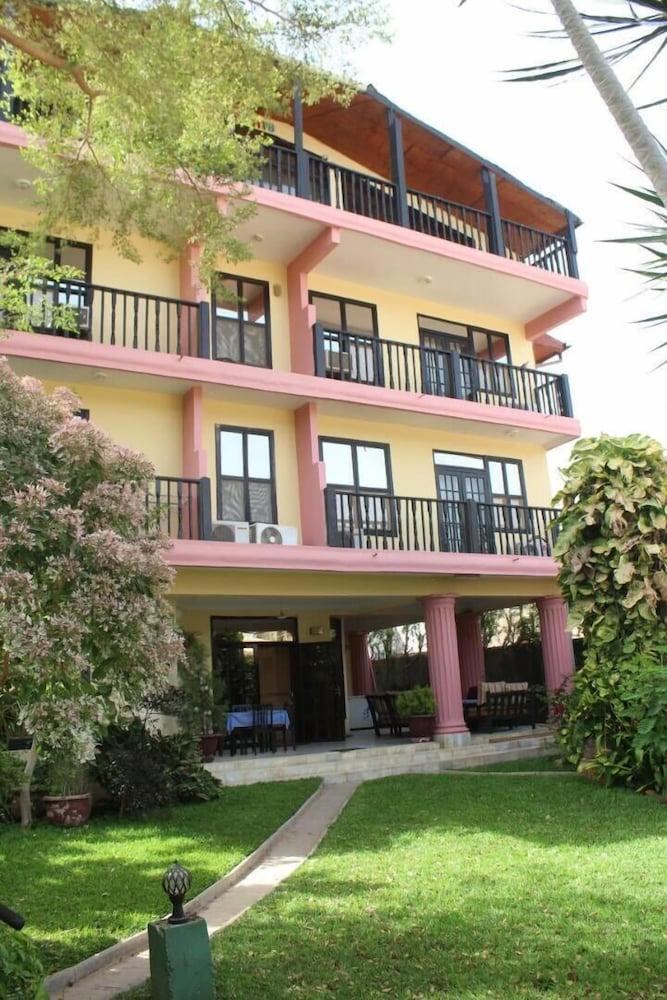 Roc Heights Lodge Bakau Exterior foto