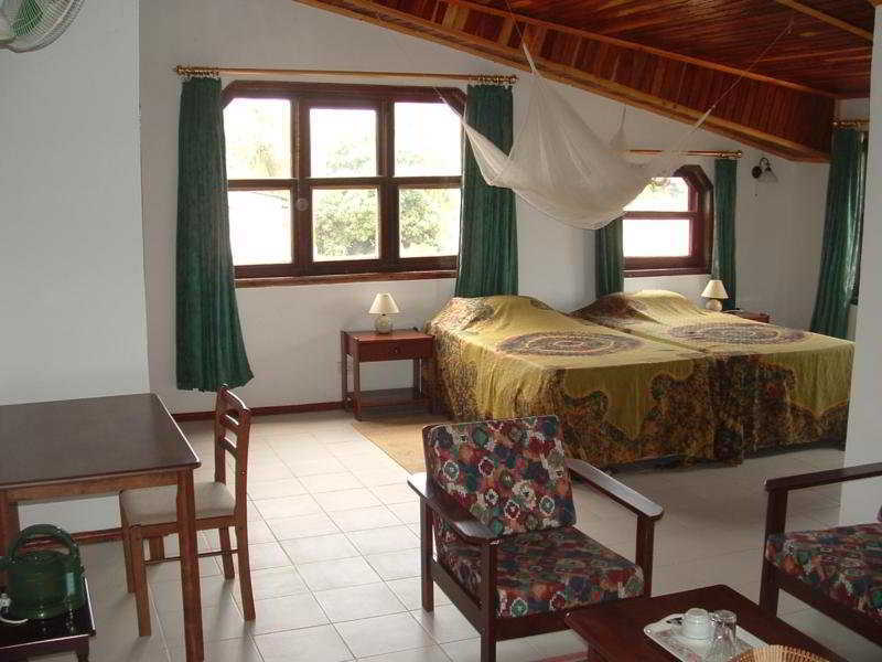 Roc Heights Lodge Bakau Exterior foto